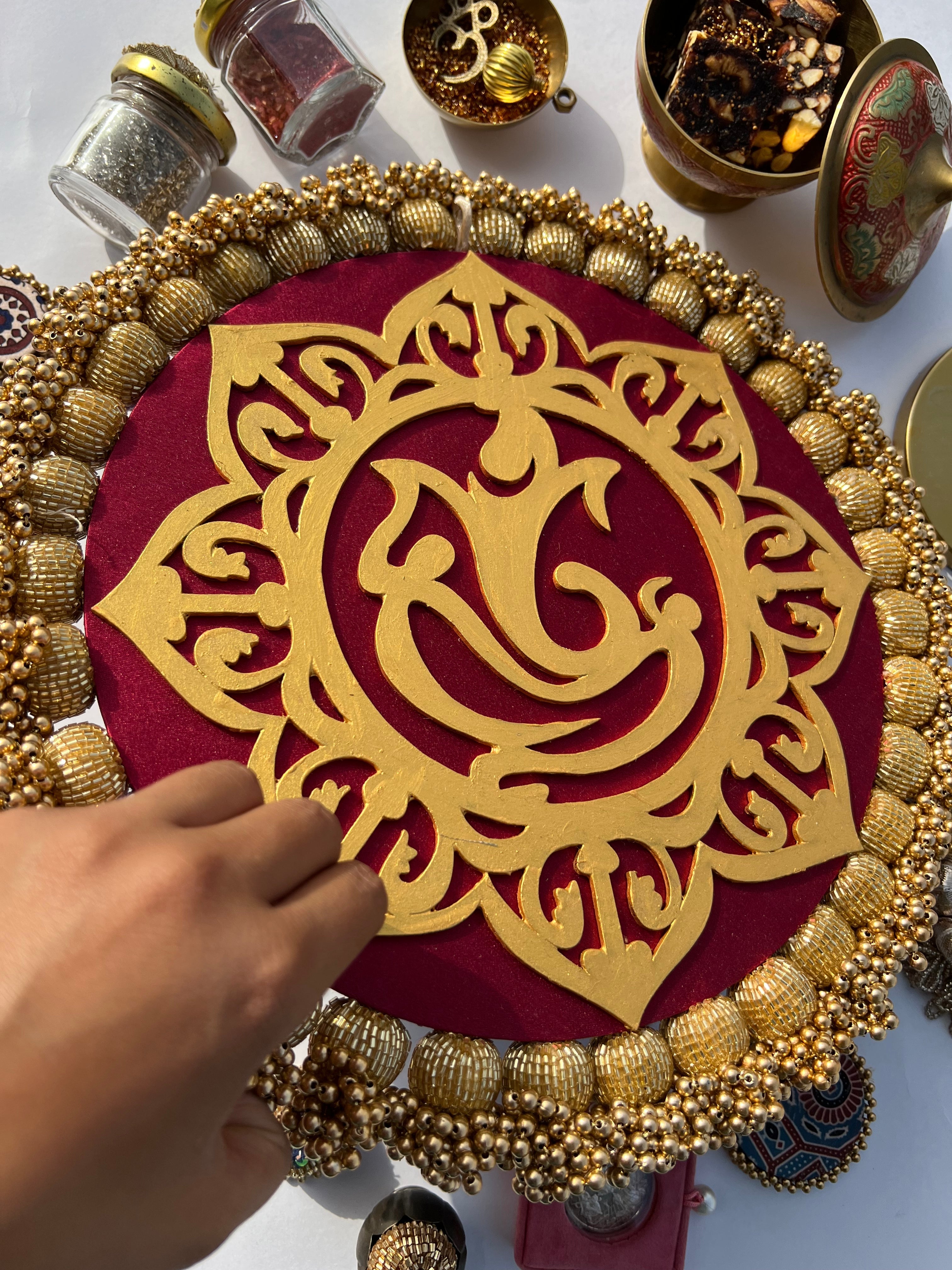 Blossom Ganesh Platter: Solid Maroon + Kamal Bandhej