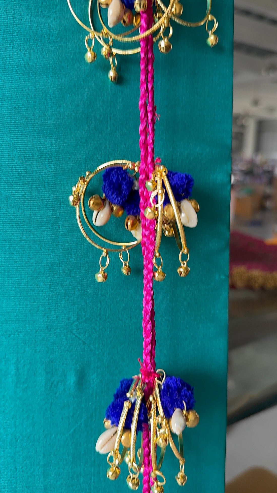 Kangan Jhilmil Hanging