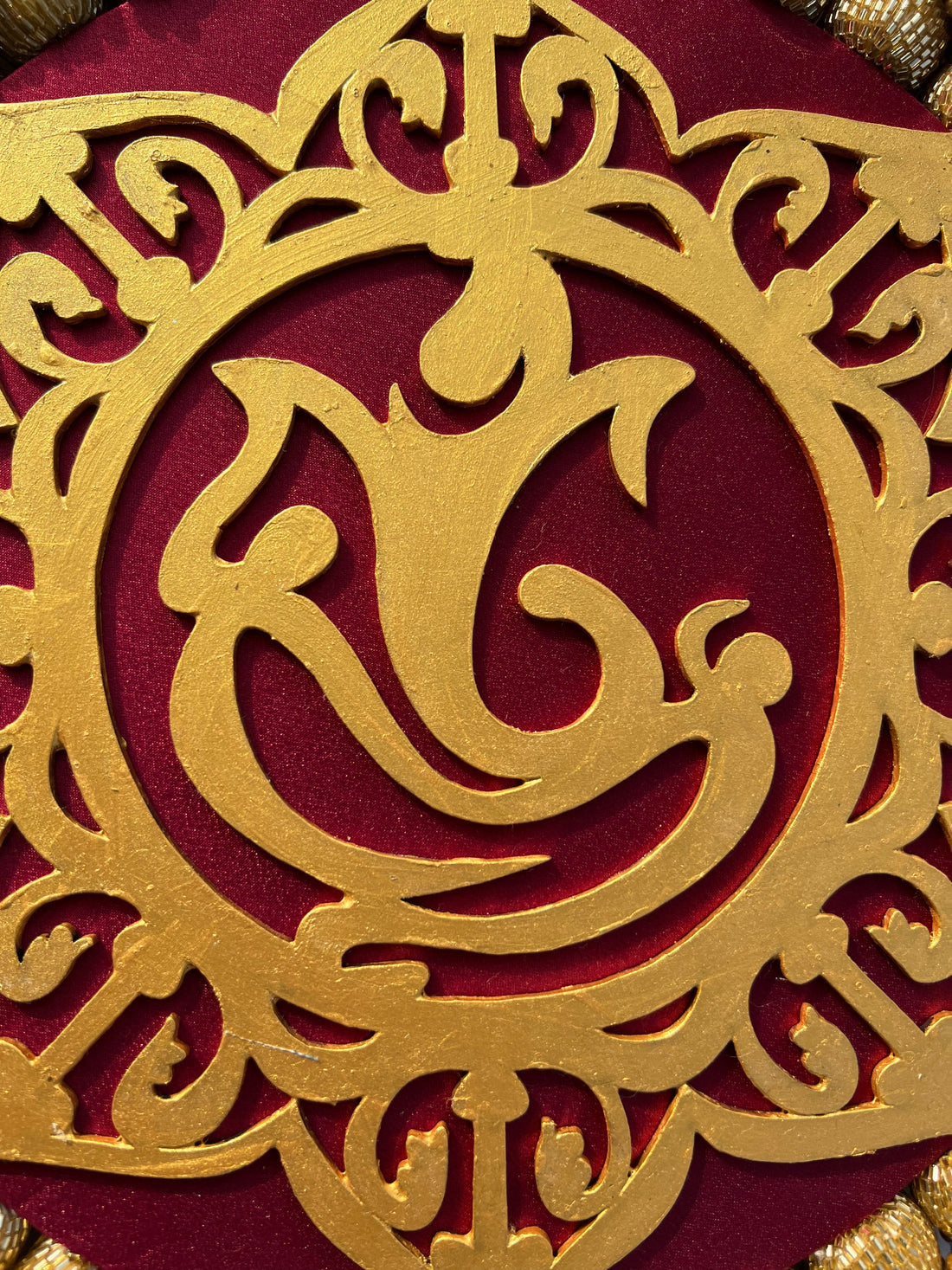 Blossom Ganesh Platter: Solid Maroon + Kamal Bandhej