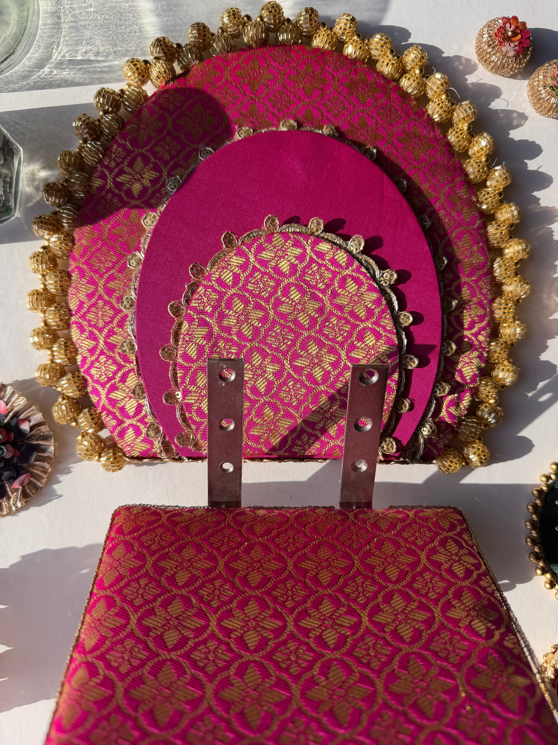 Sejal Detachable 1.5 Feet Idol Sihasan | Heritage