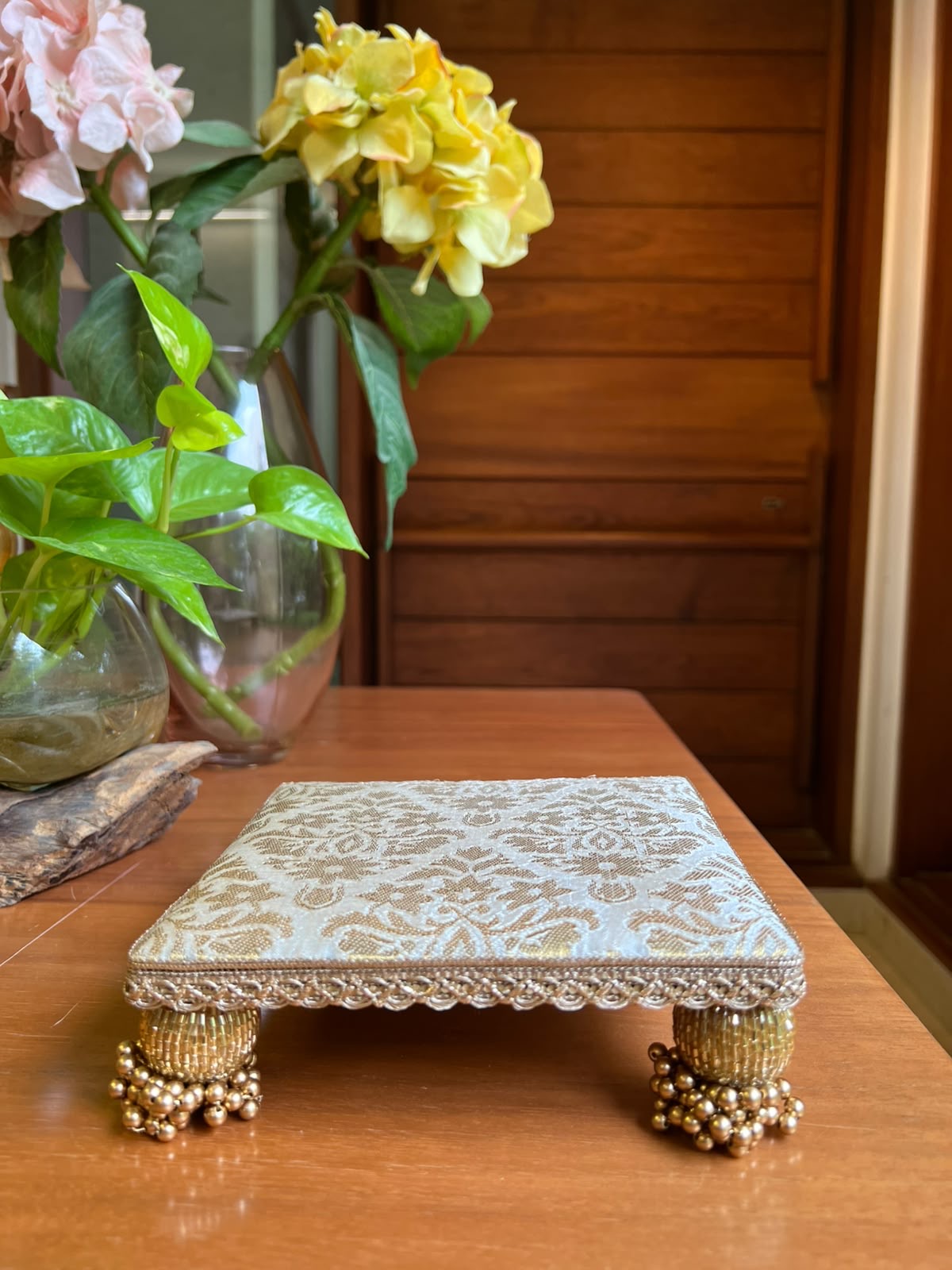 Shwet Sona Detachable Custom Sinhasan | Classic