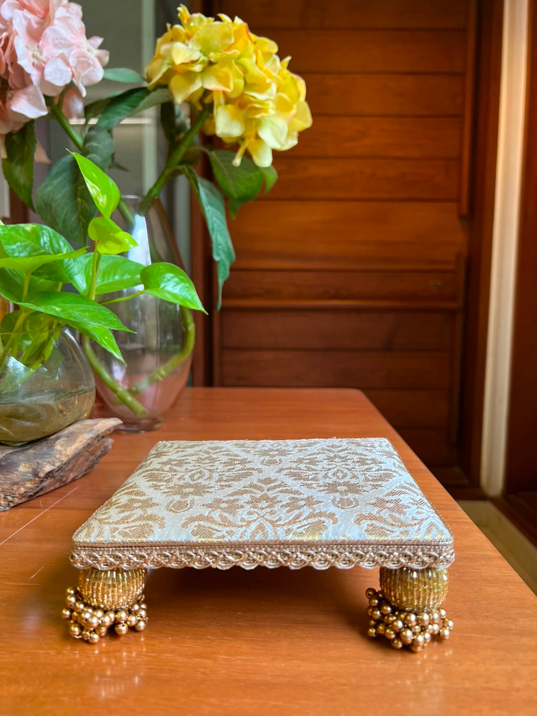 Shwet Sona Detachable Custom Sinhasan | Classic