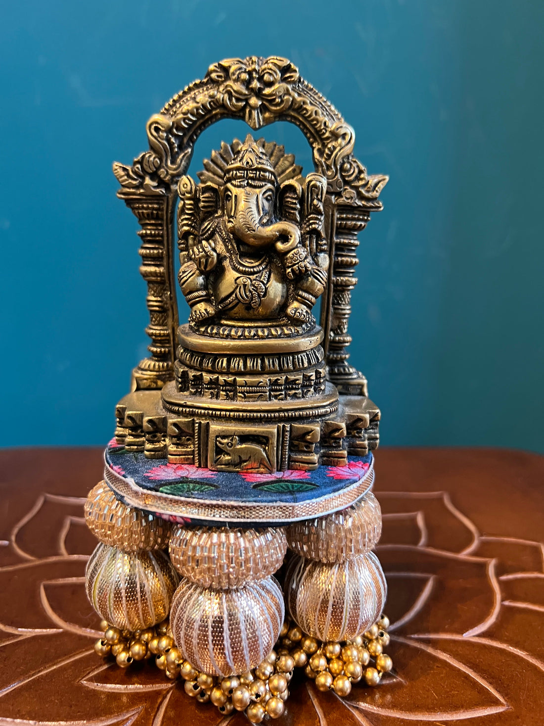 Miniest of the MINI Dangler Platter: 3 inches in Idiosyncratic Divine Pichwai