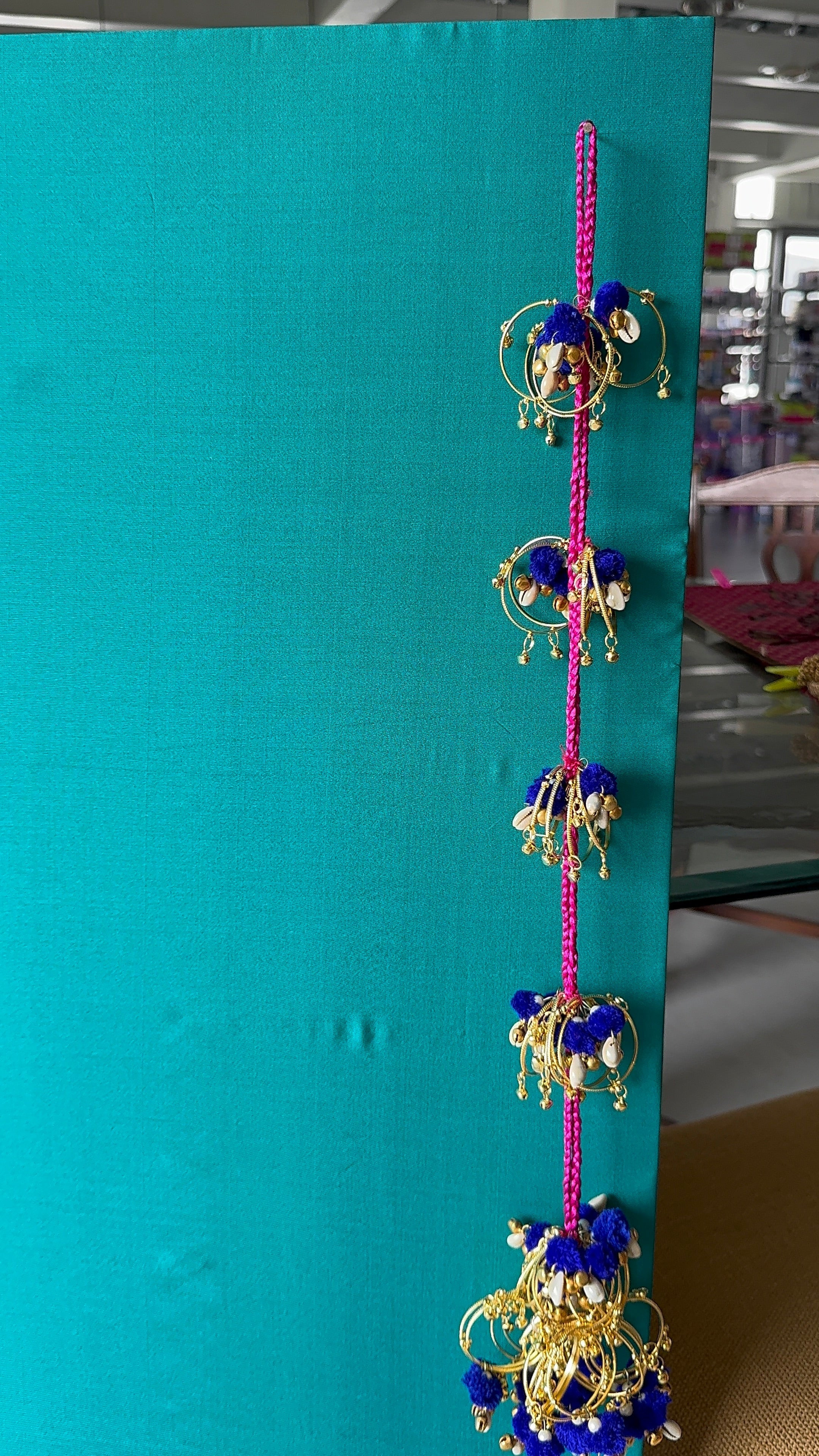 Kangan Jhilmil Hanging