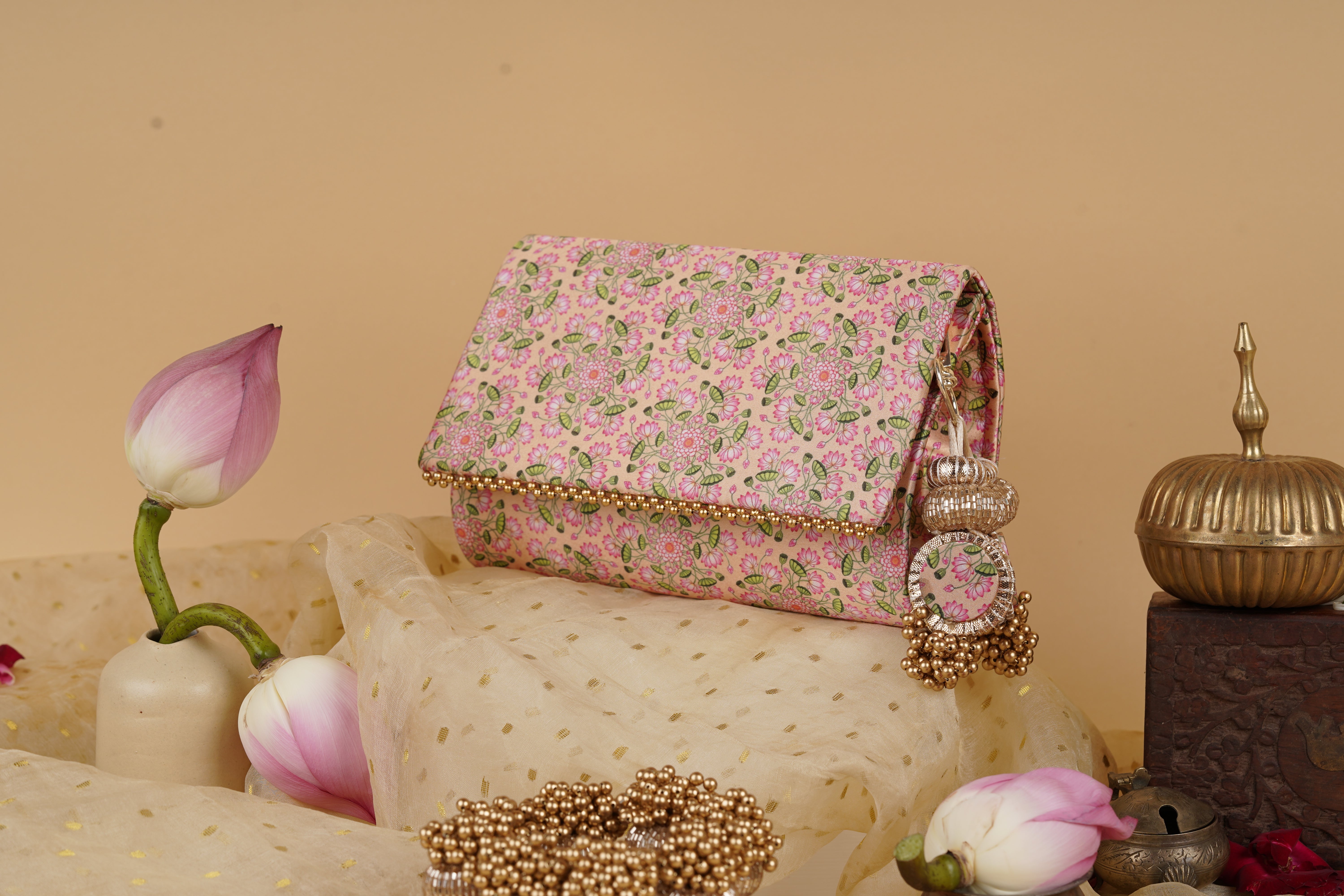Komal Pichwai Clutch