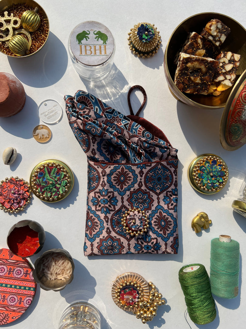 POCKET SQUARE + MINI POUCH: Pink + Orange Navratna Patola
