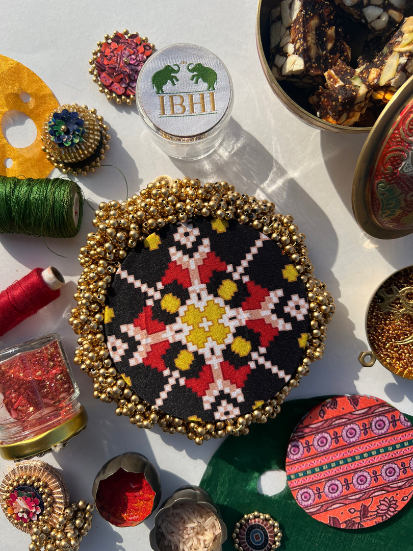 FIFO Platter: Golden Yellow + Maroon Navratna Patola