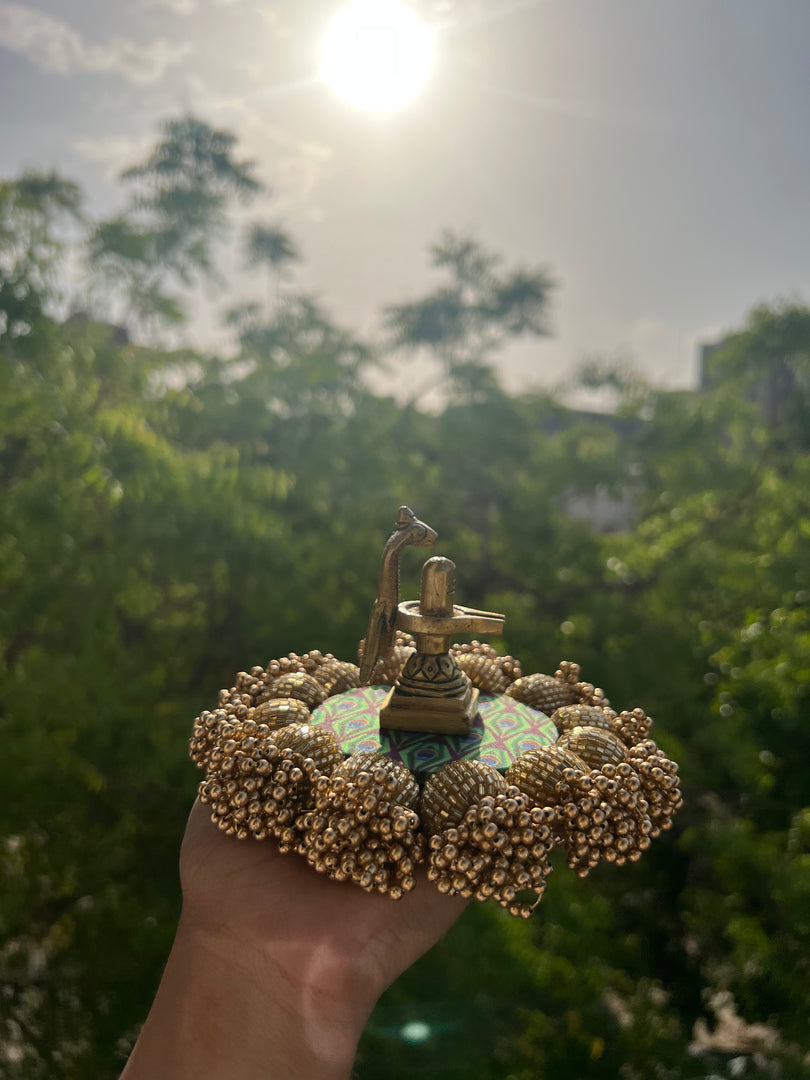 Spherical Mini Platter: Quill Mor Bani Thangat Kare + Bottle Green Navratna Patola