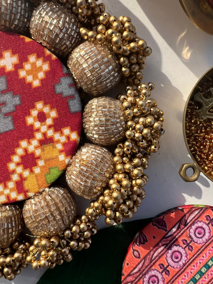 Spherical Mini Pallet: Flare Mor Bani Thangat Kare + Pastel Pistachio Inflorescence Divine Pichwai