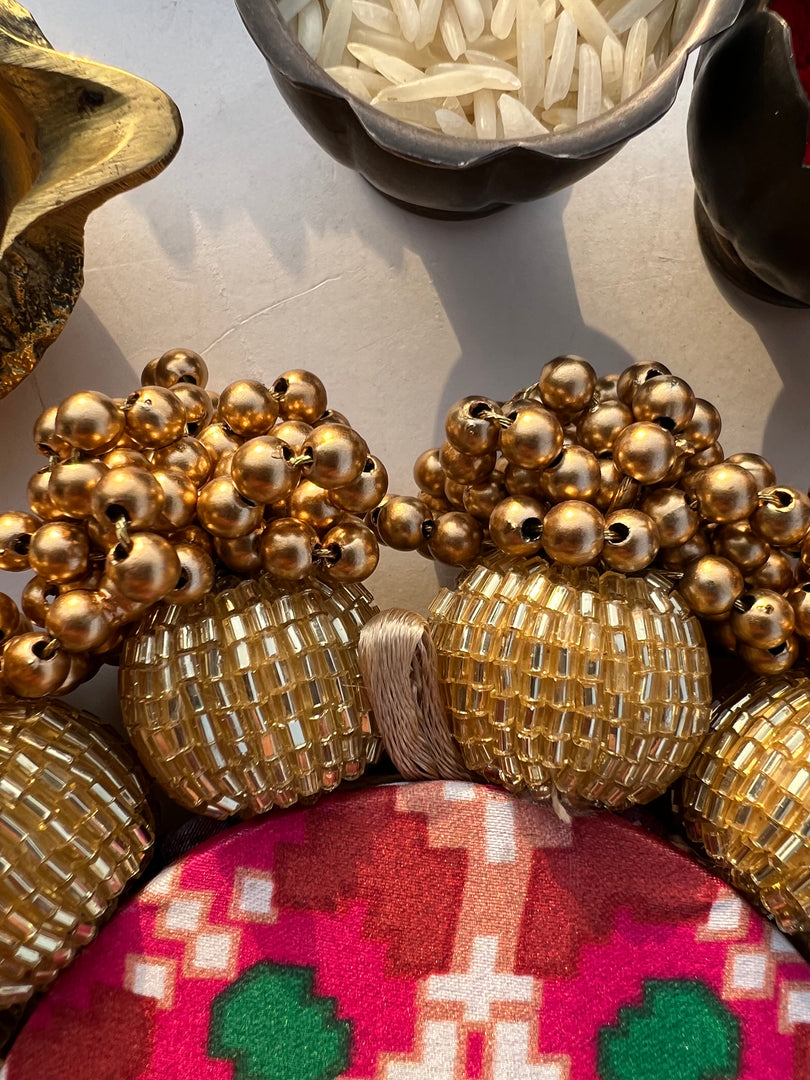 Spherical Mini Platter: Quill Mor Bani Thangat Kare + Bottle Green Navratna Patola