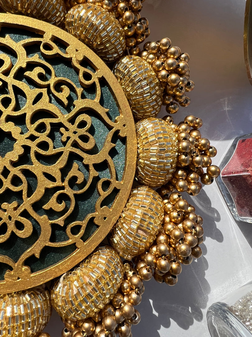 Manjari CHAAND SE SUNDAR Pallet: Solid Maroon + Pink Colloquial Divine Pichwai