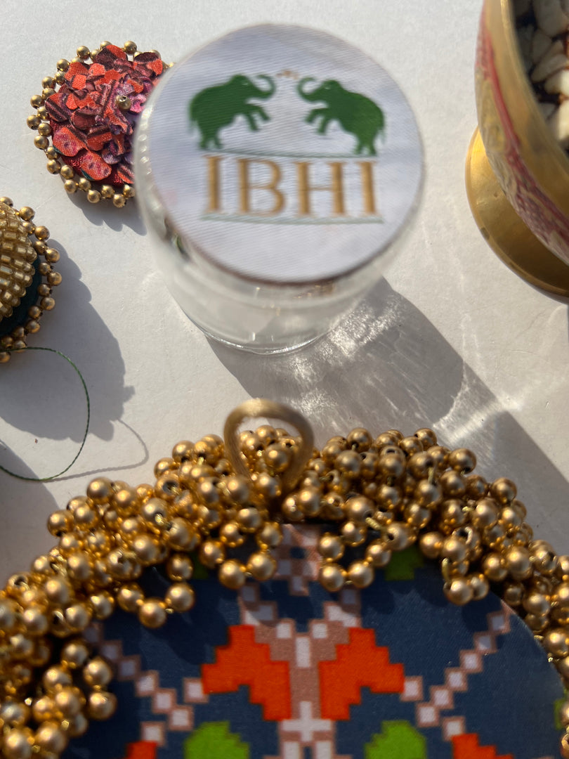 FIFO Platter: Golden Yellow + Maroon Navratna Patola