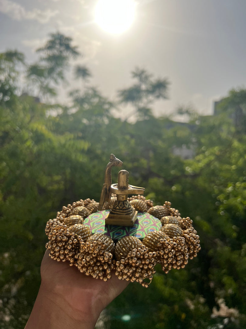 Spherical Mini Platter: Quill Mor Bani Thangat Kare + Bottle Green Navratna Patola
