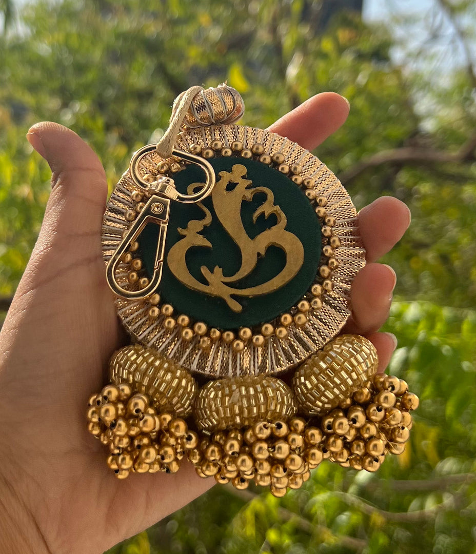 Classic Lumba Ganesh: Solid Pink + Maroon Navratna Patola