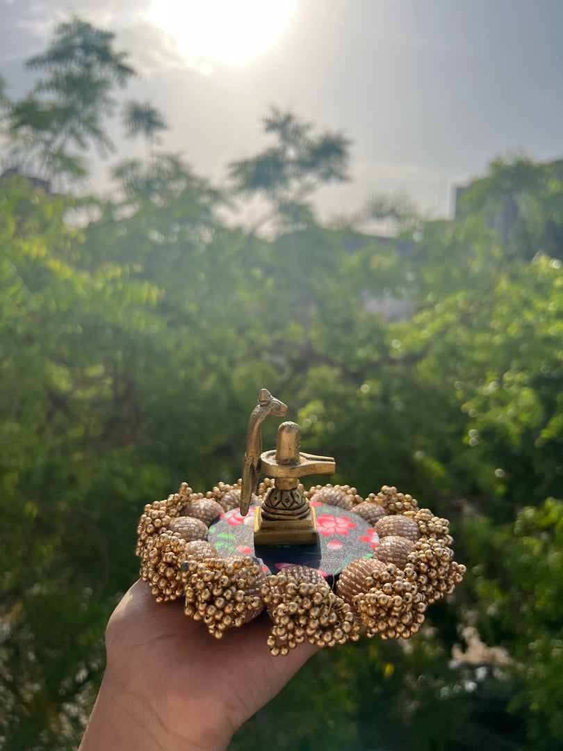 Spherical Mini Platter: Quill Mor Bani Thangat Kare + Bottle Green Navratna Patola