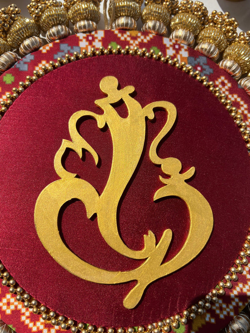 Ganesh Motif Platter + Hanging: Kamal Bandhej + Bottle Green Navratna Patola
