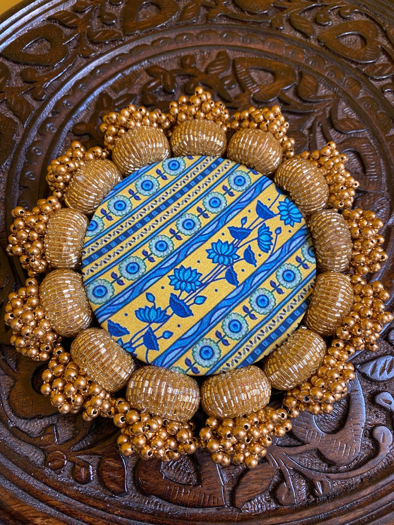 Mandala DIVA DIYA Platter: Solid Vermillion + Vermillion Congruous Divine Pichwai