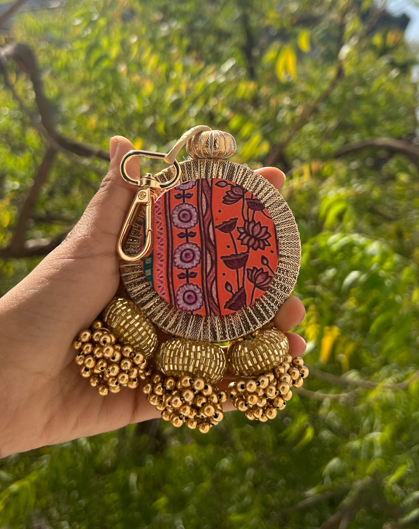 Classic Lumba Ganesh: Solid Pink + Maroon Navratna Patola