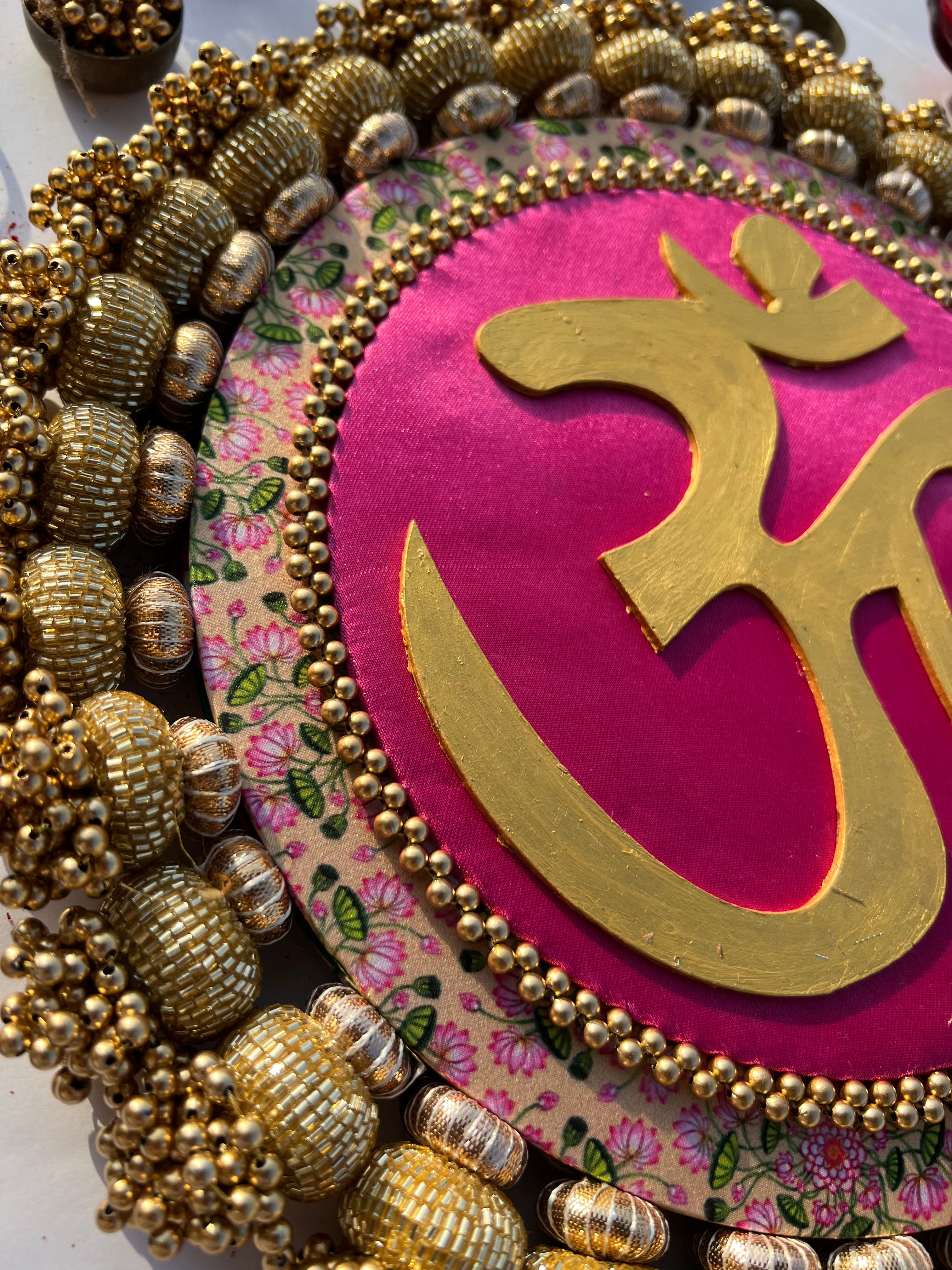 OM  Motif Platter + Hanging: OG Inflorescence & Bottle Green Navratna Patola