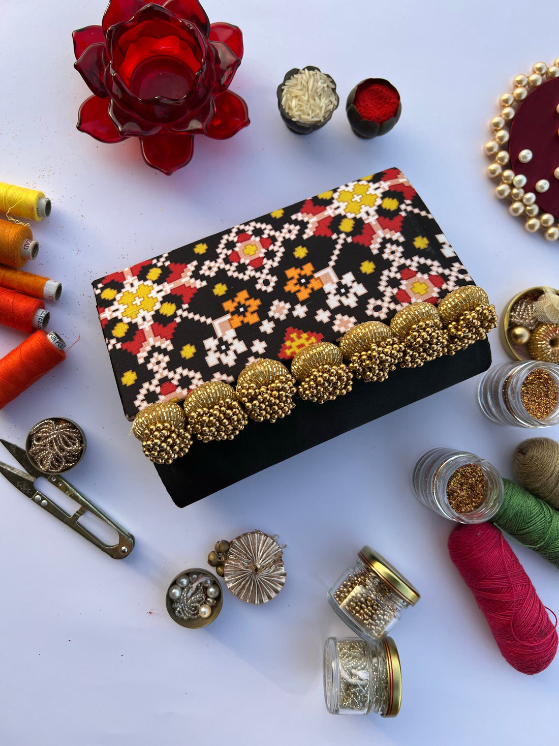Anjan Clutch