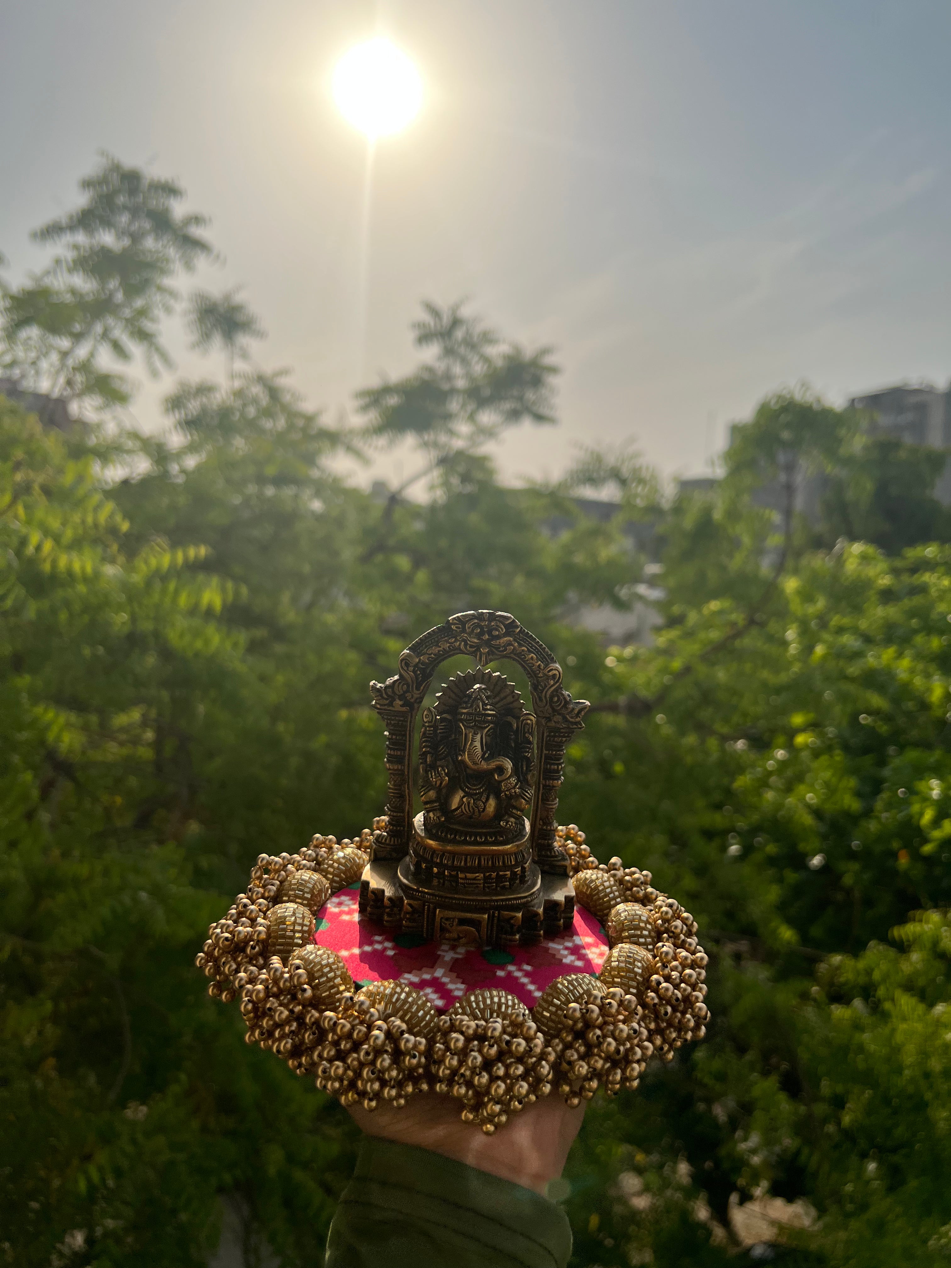 Diva Diya Platter : Pink Navratna Patola + Vermillion Congruous Divine Pichwai