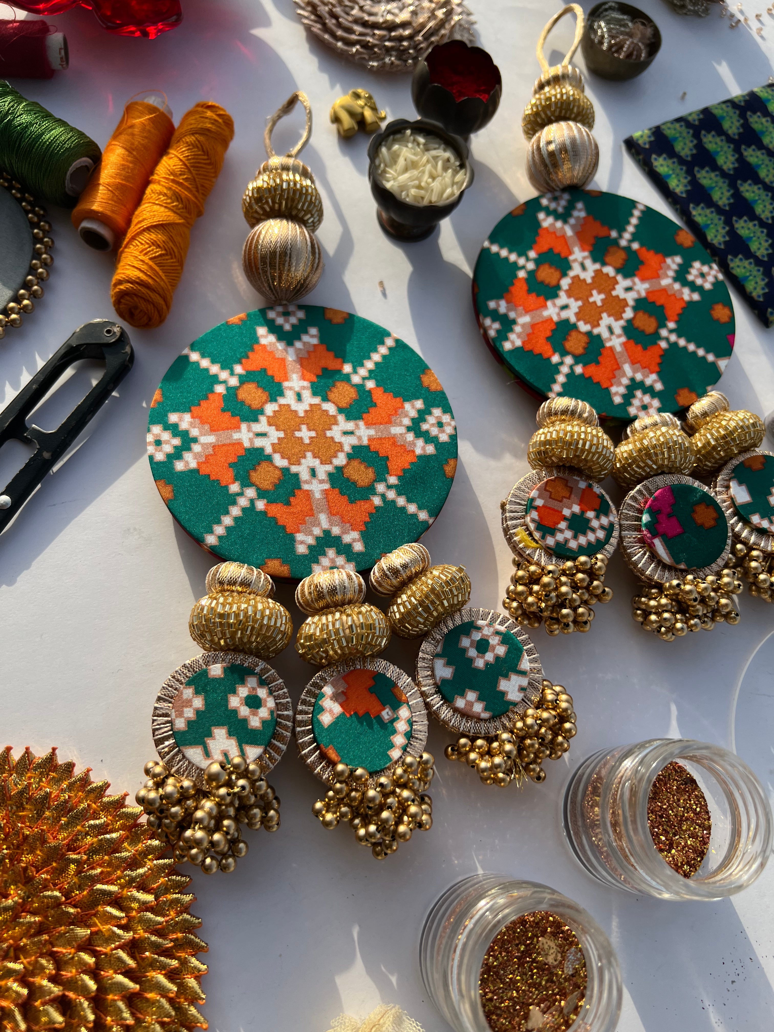 Neeti Roop (नीति रूप) – Maroon & Green Navratna Patola Shubh Labh