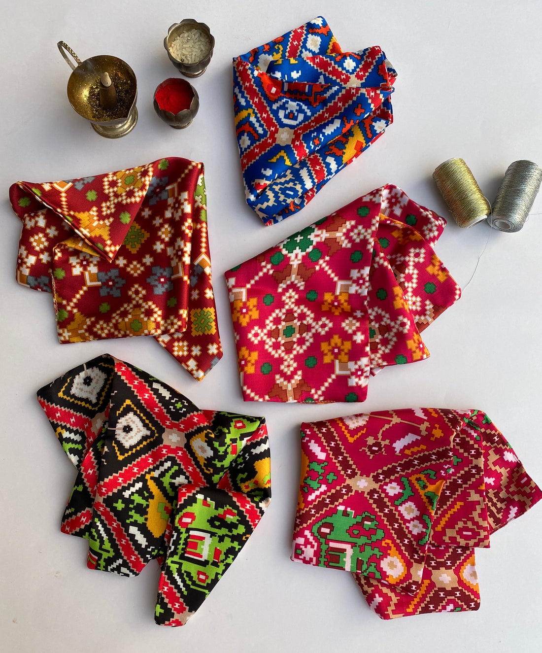 Set of 30 Couple Giveaways- Potli + Pocket Square