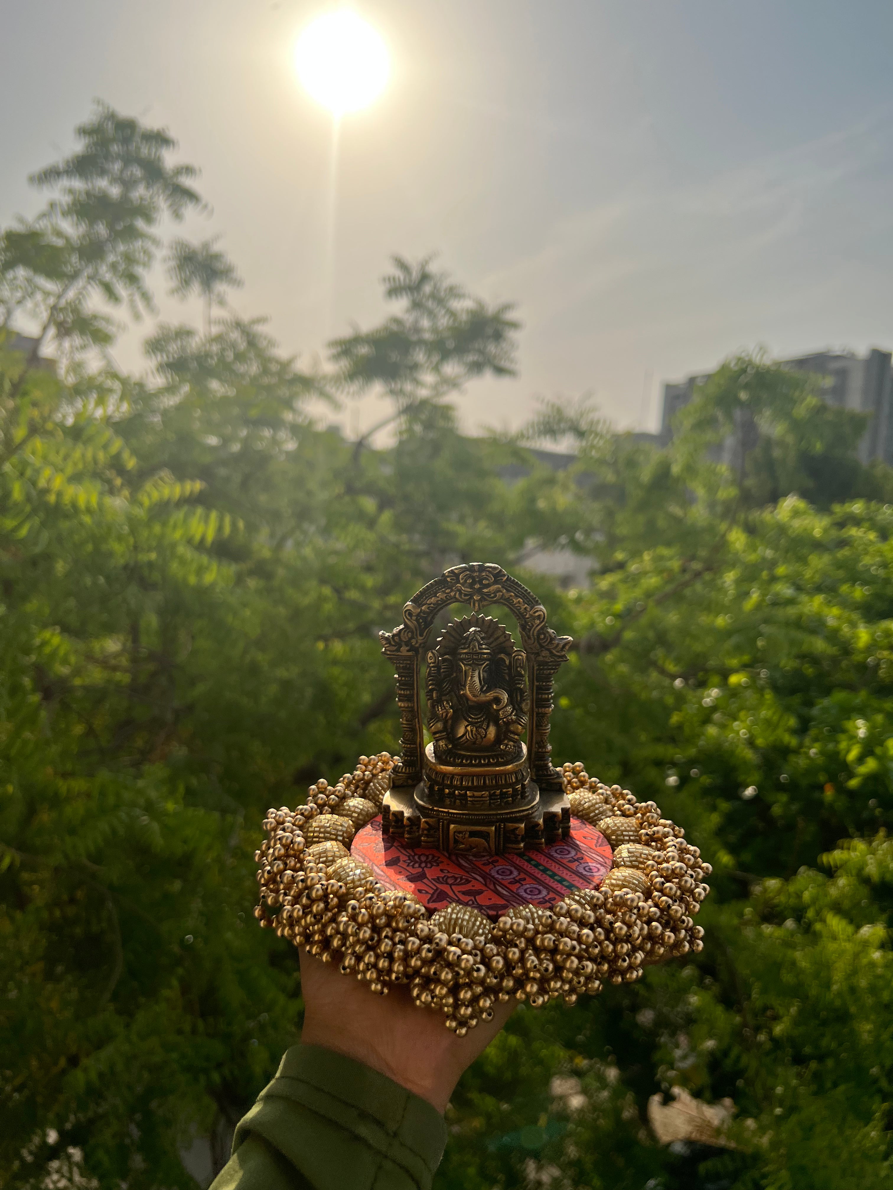 Diva Diya Platter : Pink Navratna Patola + Vermillion Congruous Divine Pichwai