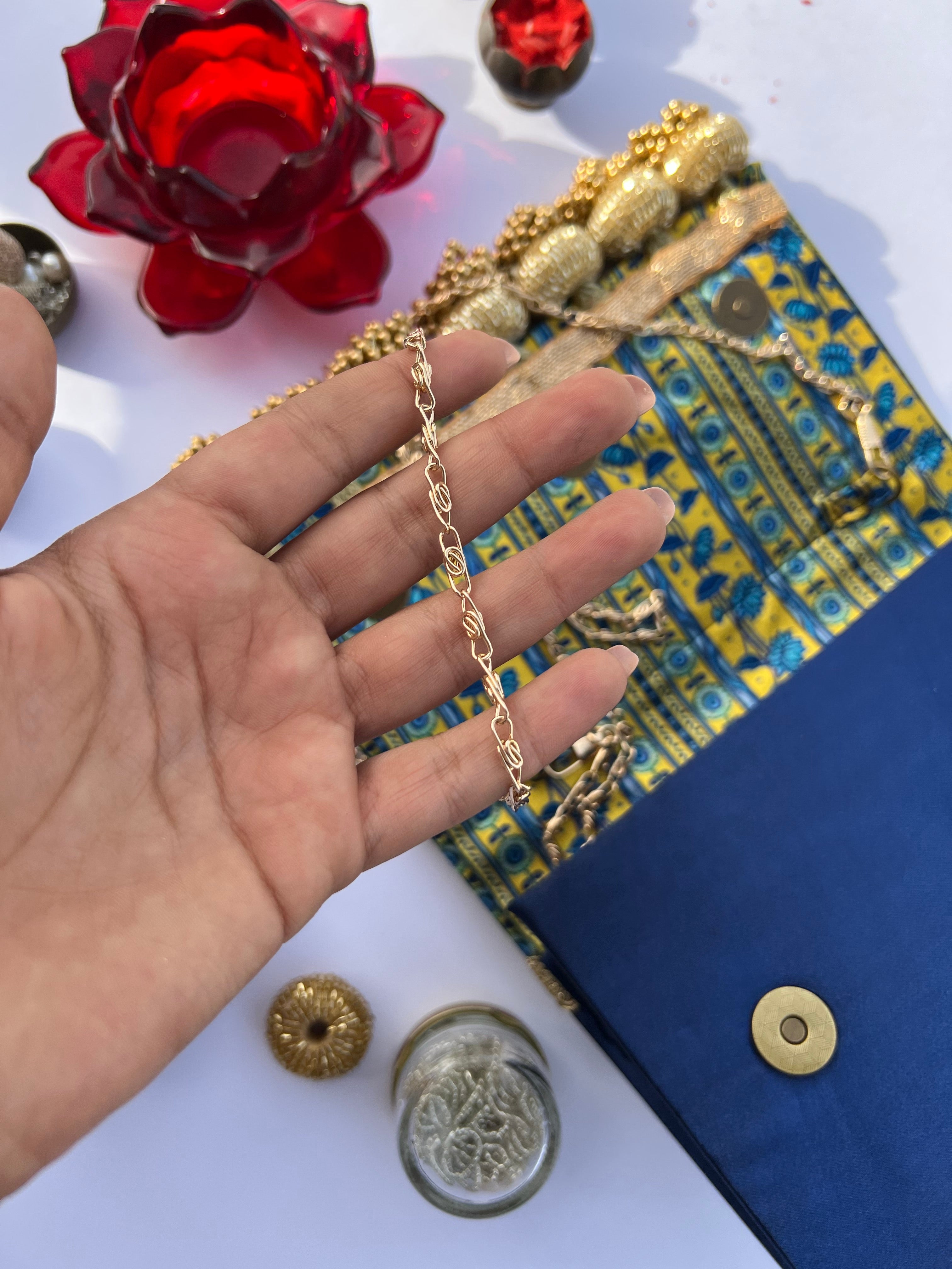 Nalinlata Clutch