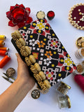 Anjan Clutch