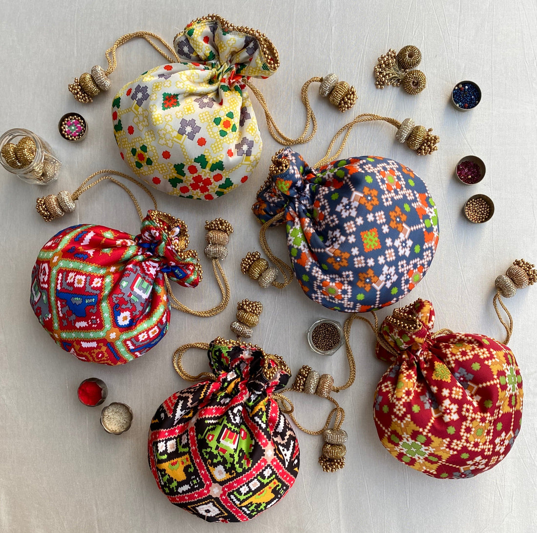 Set of 30 Couple Giveaways- Potli + Pocket Square