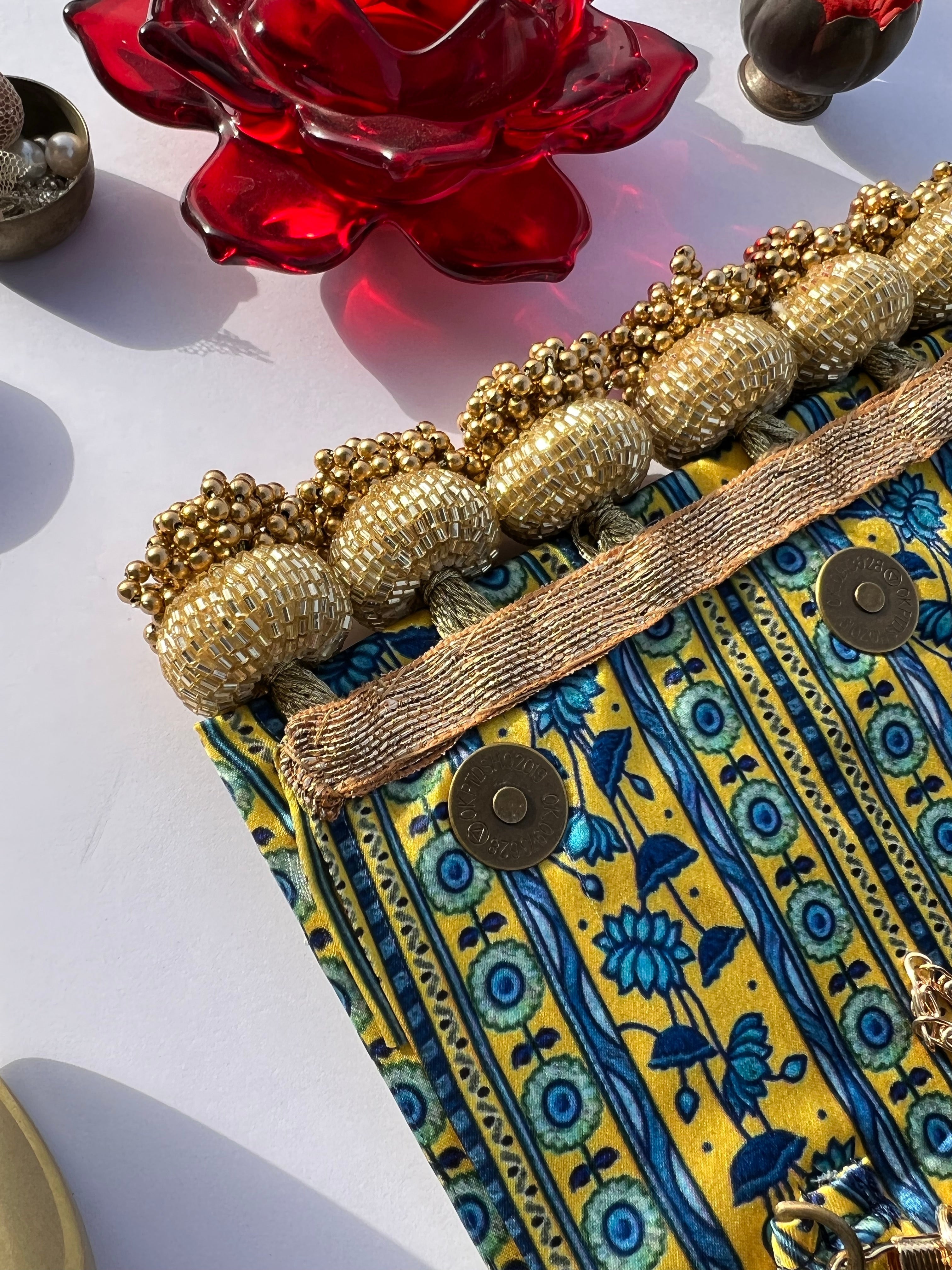 Nalinlata Clutch