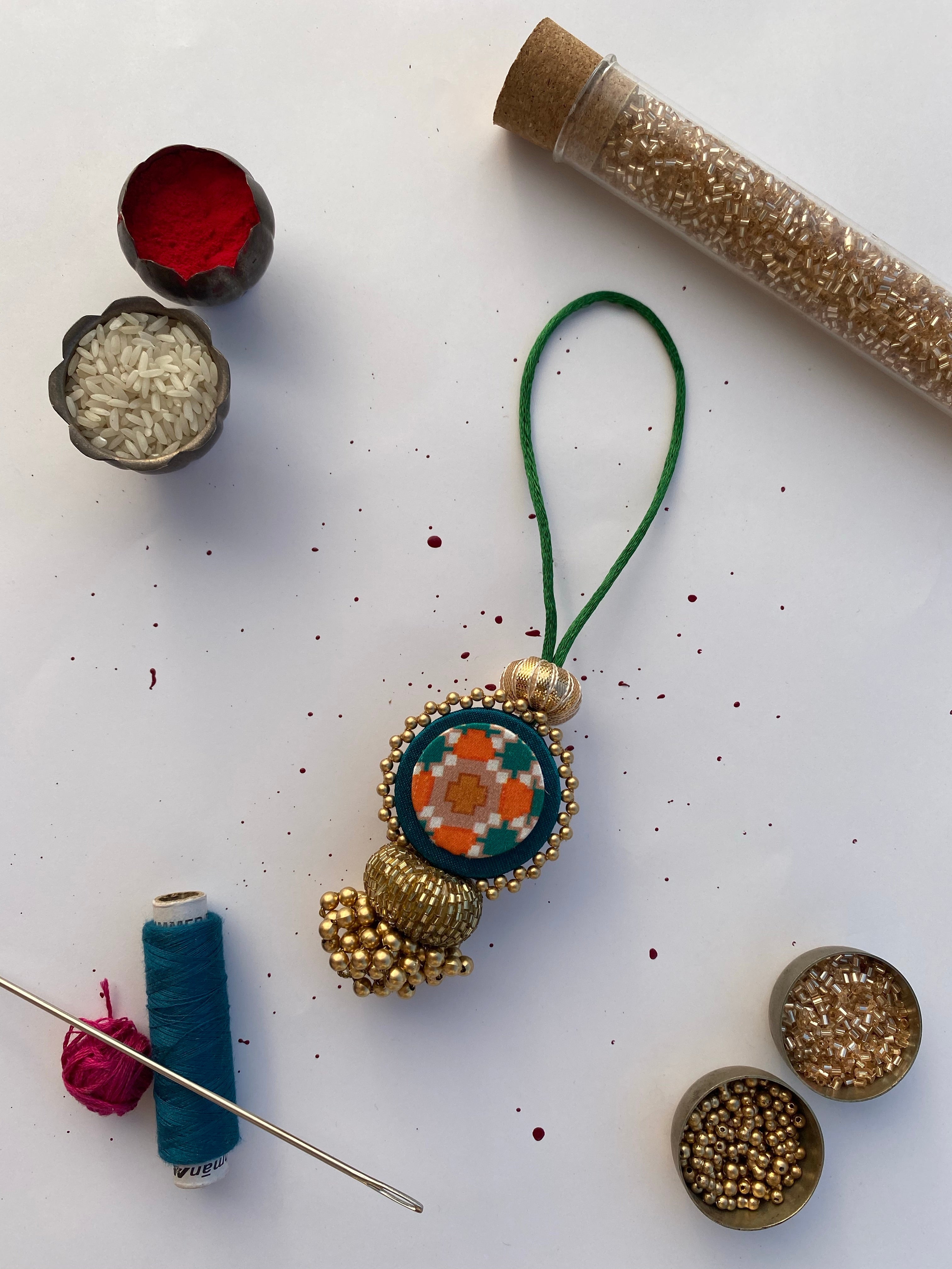 Go-Green Rakhi Ensemble