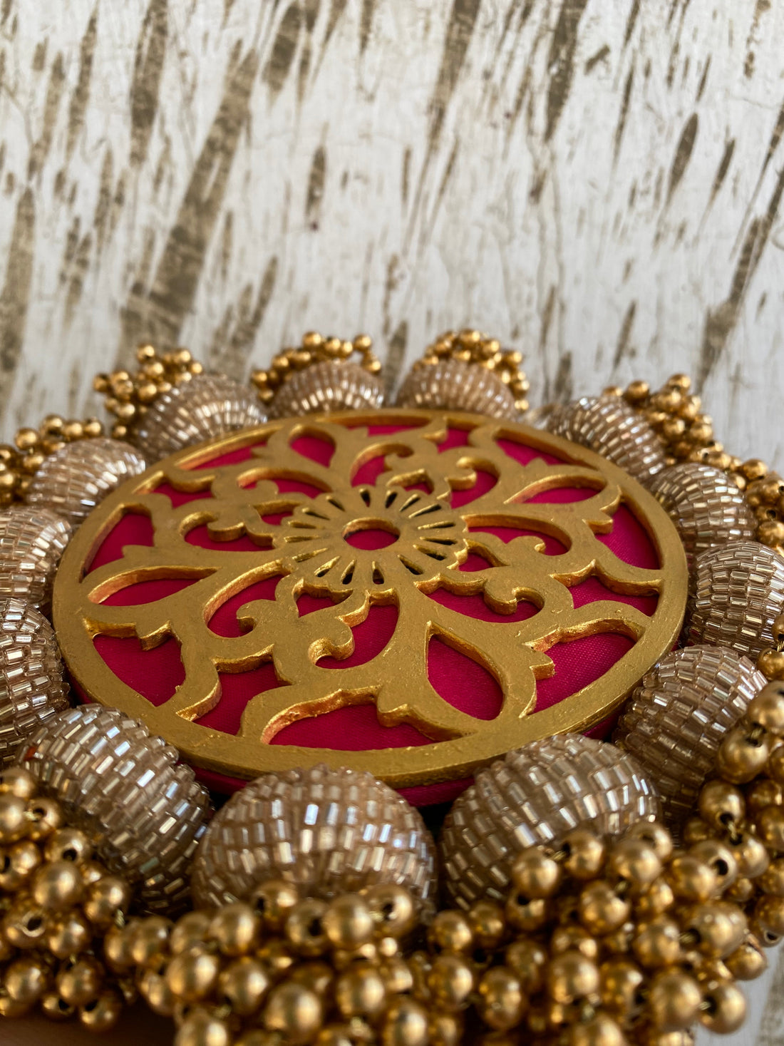 Manjari CHAAND SE SUNDAR Pallet: Solid Maroon + Pink Colloquial Divine Pichwai