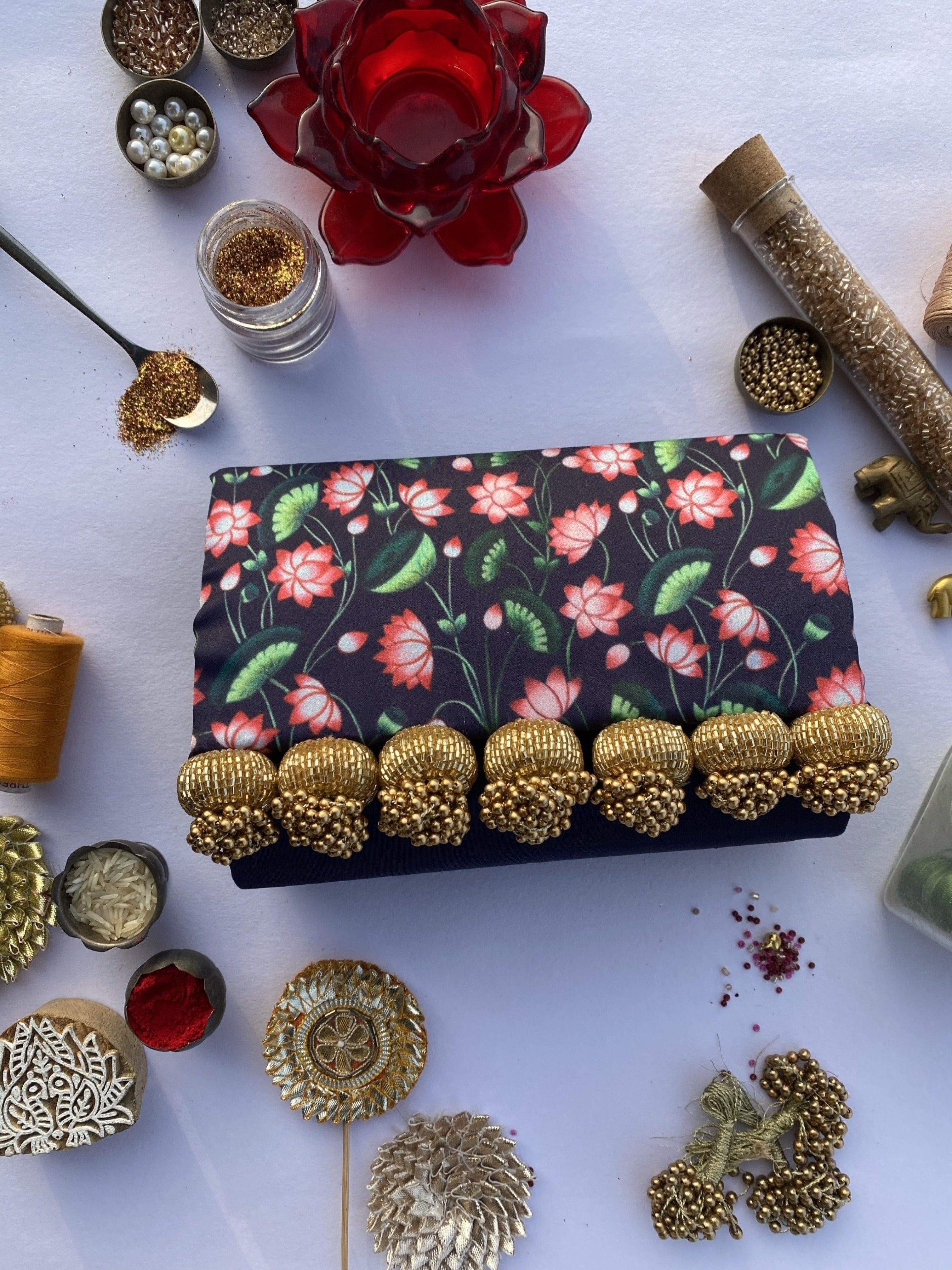 Gulaabi Kamal Clutch
