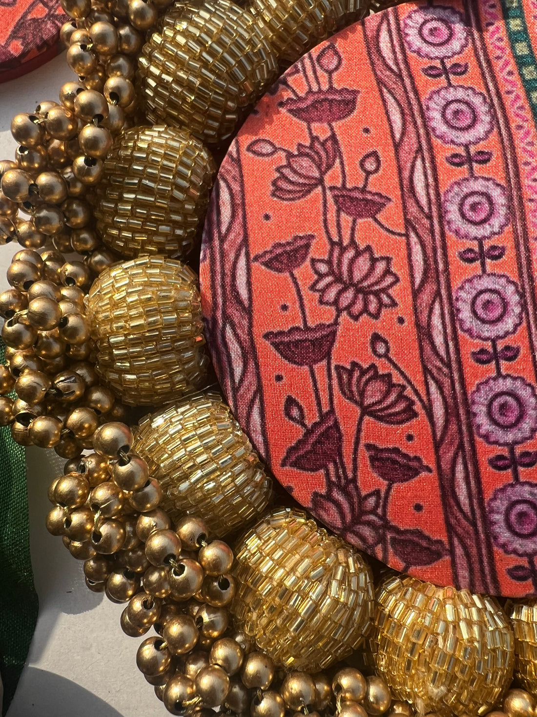 Diva Diya Platter : Pink Navratna Patola + Vermillion Congruous Divine Pichwai