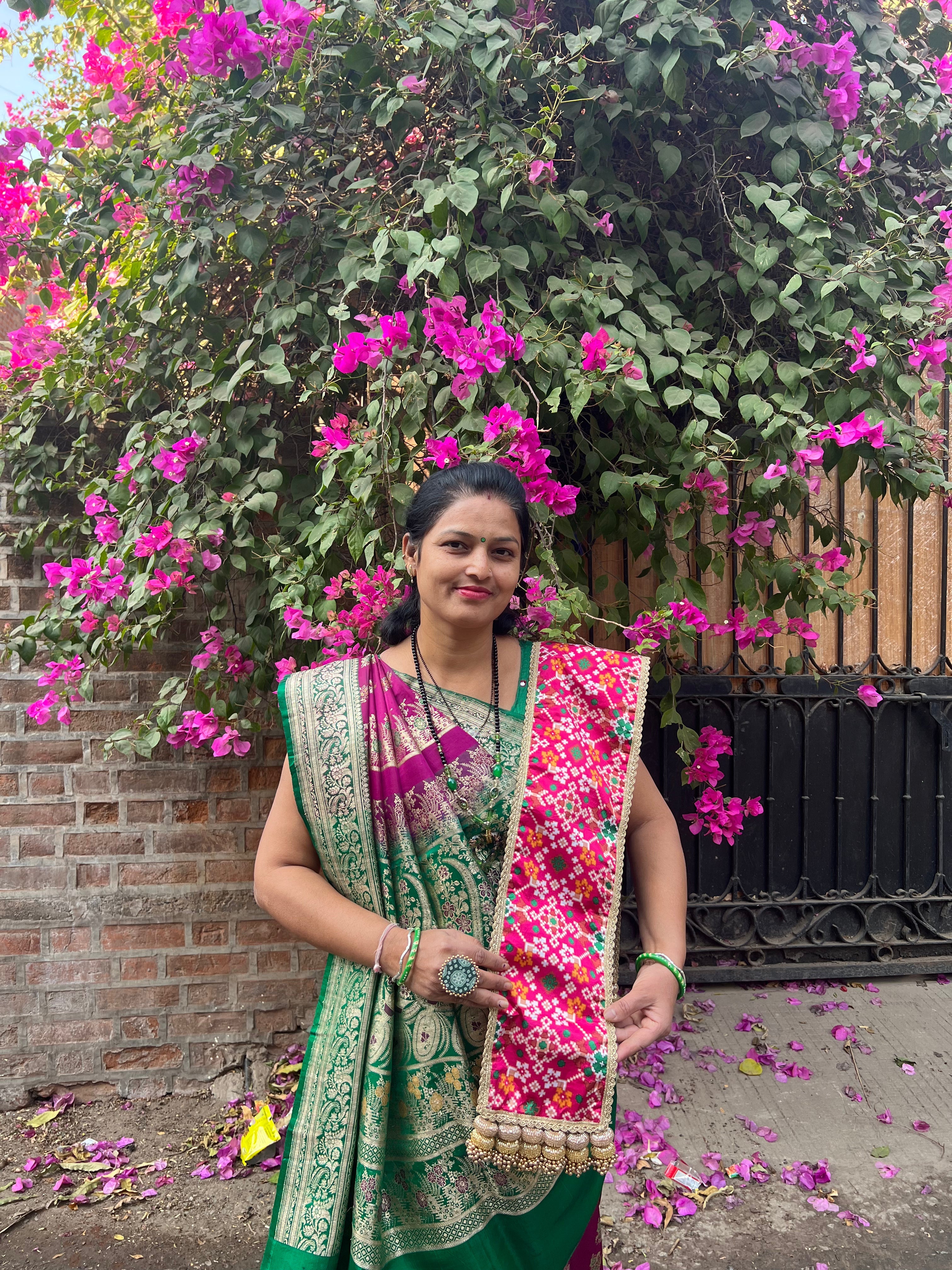 KHES: Gulaabi Navratna Patola + Solid Pink
