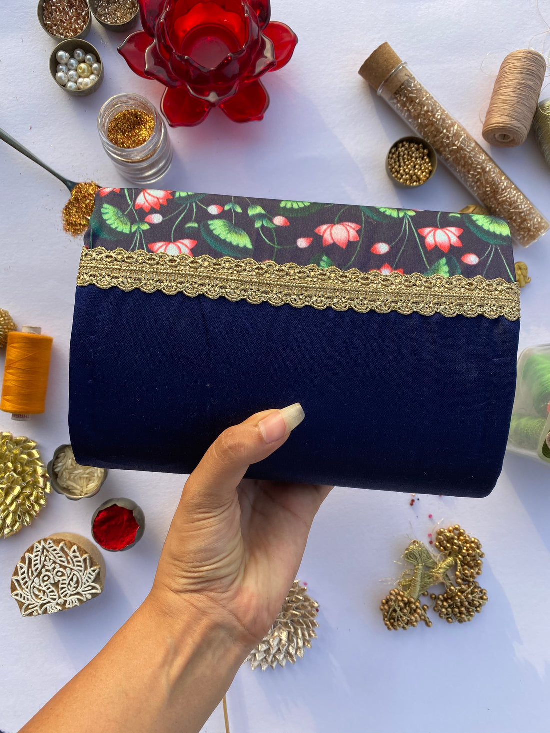 Gulaabi Kamal Clutch